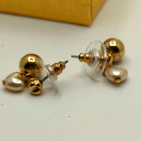 Pearl Heart Drop Earrings with Gift Box – Dainty Romantic Style - Picture 2 of 3